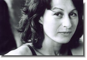 Portrait of the author Lesley Downer