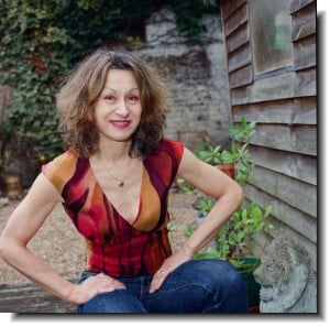 Picture of Lesley Downer by Gill Shaw